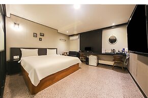 Elysee Hotel