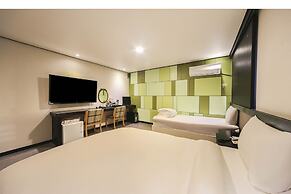 Elysee Hotel