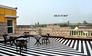 Foxoso Taj View Hotel