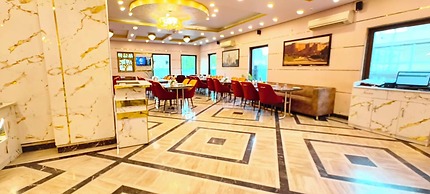 Foxoso Taj View Hotel