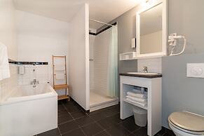 CALM Appart' & Hostel