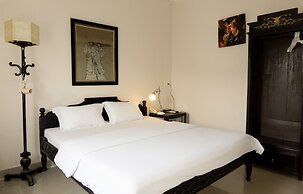 Hue Nino Hotel