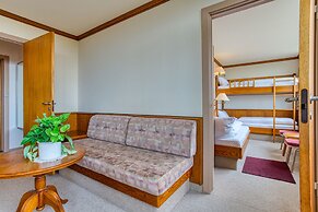 FF&E Hotel Dania