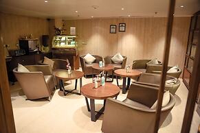 Monotel Luxury Business Hotel