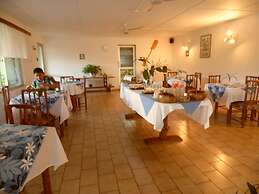 Manutara Hotel