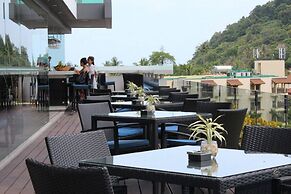 Absolute Twin Sands Resort & Spa