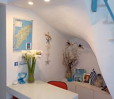 Vivian Studios