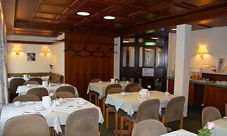 Hotel Rheingauer Tor