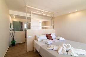 Belussi Beach Hotel & Suites