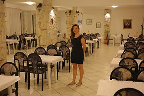 Hilltop Hotel