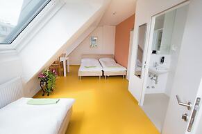 A&T Hotel & Hostel