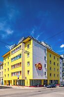 A&T Hotel & Hostel