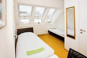 A&T Hotel & Hostel
