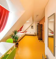 A&T Hotel & Hostel