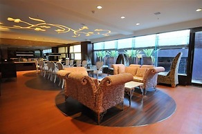 Monarch Skyline Hotel