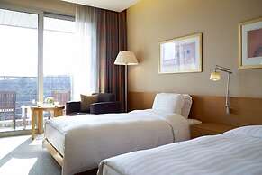 Rolling Hills Hotel