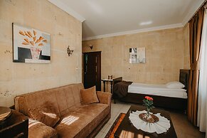 Royal Stone Houses - Goreme