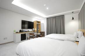 Hound Hotel Gijang