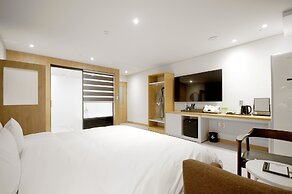 Hound Hotel Gijang