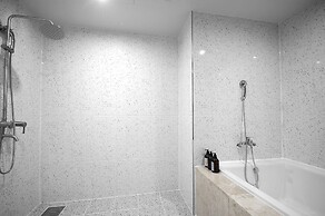 Hound Hotel Gijang