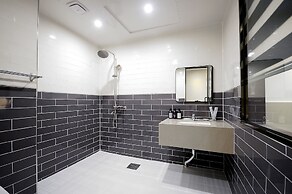 Hound Hotel Gijang