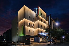 Blo By Blo Hotel