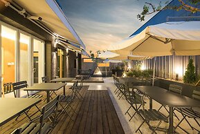 Blo By Blo Hotel