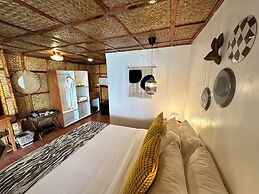 El Nido Beach Huts