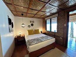 El Nido Beach Huts