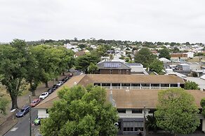 Oaks R Suites Geelong
