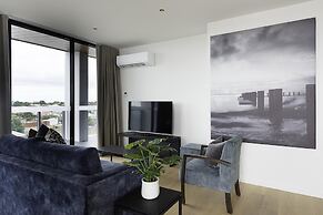 Oaks R Suites Geelong