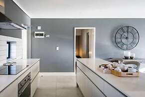 Waters Edge 521