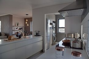 Waters Edge 521