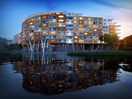 Waters Edge 521