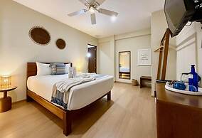 Noah Beach Hotel & Suites