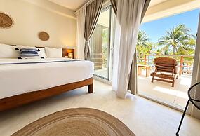 Noah Beach Hotel & Suites