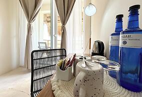 Noah Beach Hotel & Suites