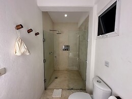 Noah Beach Hotel & Suites