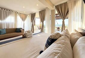 Noah Beach Hotel & Suites