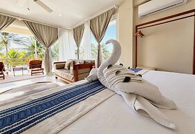 Noah Beach Hotel & Suites