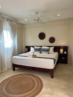Noah Beach Hotel & Suites