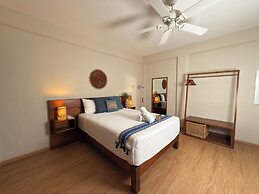 Noah Beach Hotel & Suites