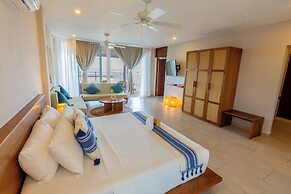Noah Beach Hotel & Suites