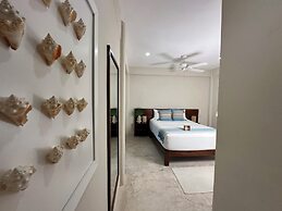 Noah Beach Hotel & Suites