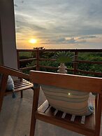 Noah Beach Hotel & Suites