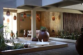 Noah Beach Hotel & Suites