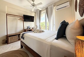 Noah Beach Hotel & Suites