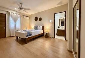 Noah Beach Hotel & Suites
