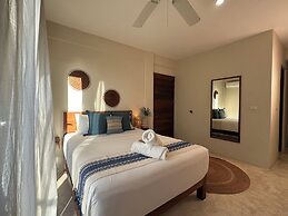 Noah Beach Hotel & Suites