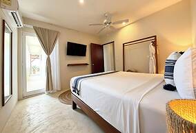 Noah Beach Hotel & Suites